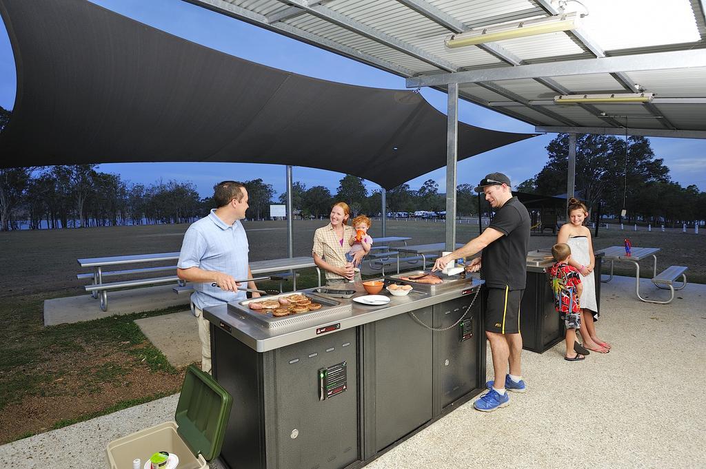 Nrma Lake Somerset Holiday Park Kilcoy Luaran gambar